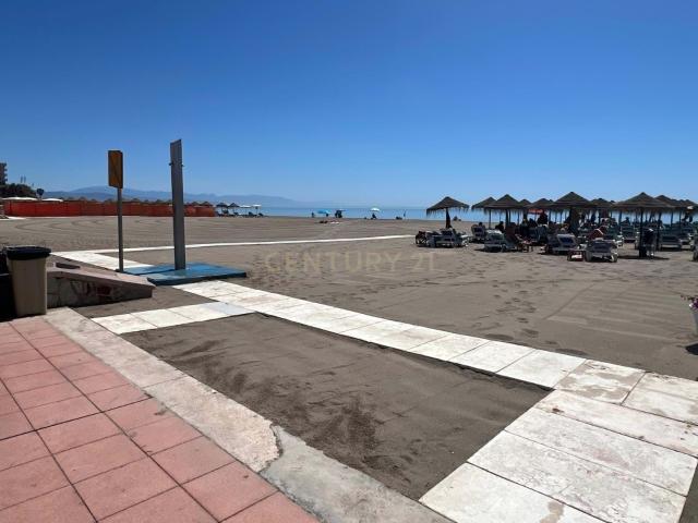 EDIFICIO USO MIXTO EN VENTA EN PASEO MARÍTIMO DE LA CARIHUELA, TORREMOLINOS. MALAGA