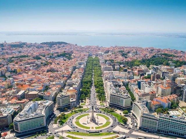Edifício para Reabilitação com 2.275 m² em Lisboa