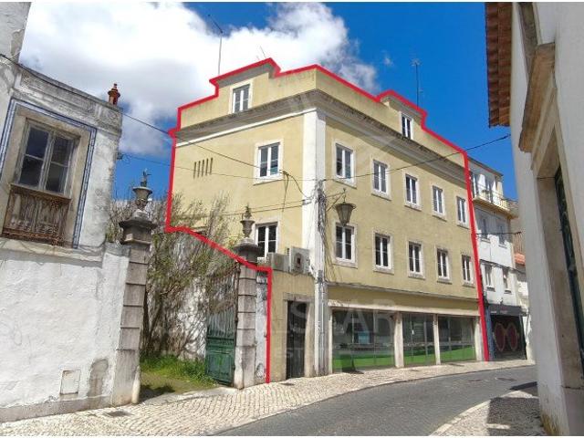 Edifício com projeto de reabilitação urbana, elevado potenci. 426m² Caldas da Rainha Nossa Senhora Do Pópulo, Coto E São Gregório