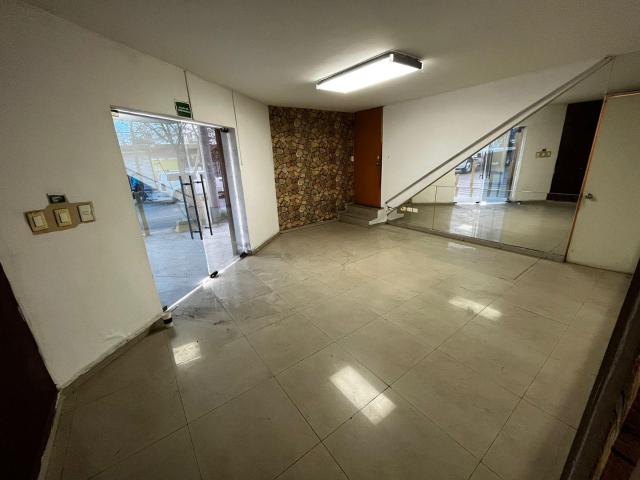 Edificio Comercial cerca de Cintermex
