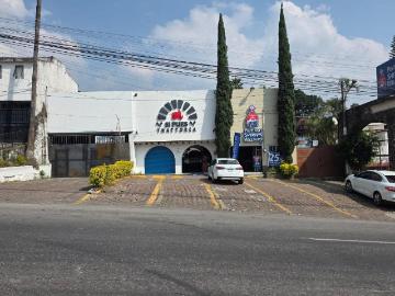 Edificio Comercial en Av. Domingo Diez
