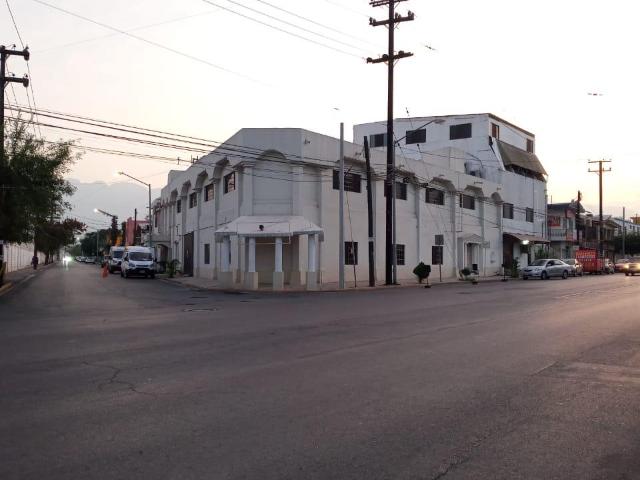 Edificio Comercial en Bernardo Reyes