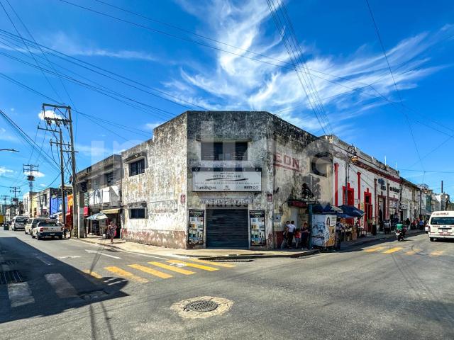 Edificio Comercial en Esquina del Centro, frente al Mercado Lucas de Galv?z