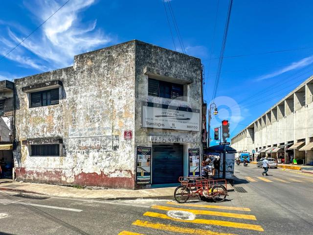 Edificio Comercial en Esquina del Centro, frente al Mercado Lucas de Galv?z