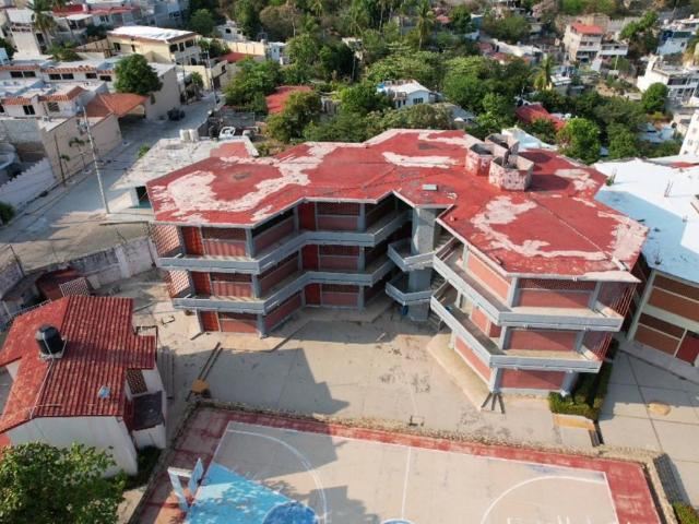 Edificio Comercial en Fraccionamiento Las Playas