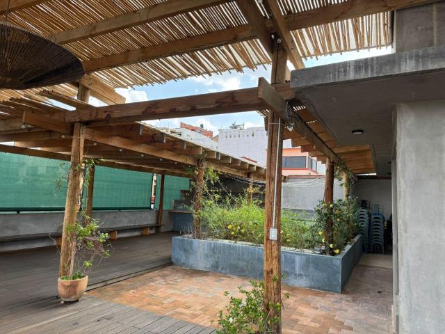 Edificio Comercial en Lomas Del Creston