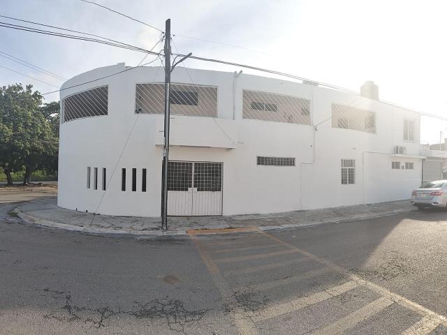 Edificio Comercial en Supermanzana 59 / Comercial Building in SM 59