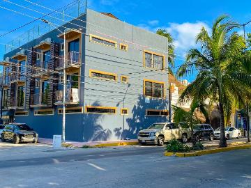 Edificio Comercial en Playa del Carmen una cuadra del mar