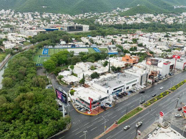 Edificio Comercial en Plaza Revoluci?n