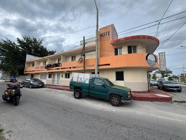 Edificio Comercial en Progreso