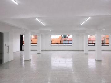 Edificio comercial en venta de 1,040 m2 en Tlalnepantla