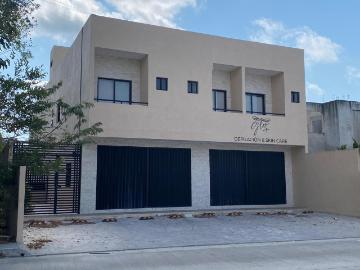 Edificio Comercial en Venta en Calle Mandarina Av Huayacan Supermanzana 313