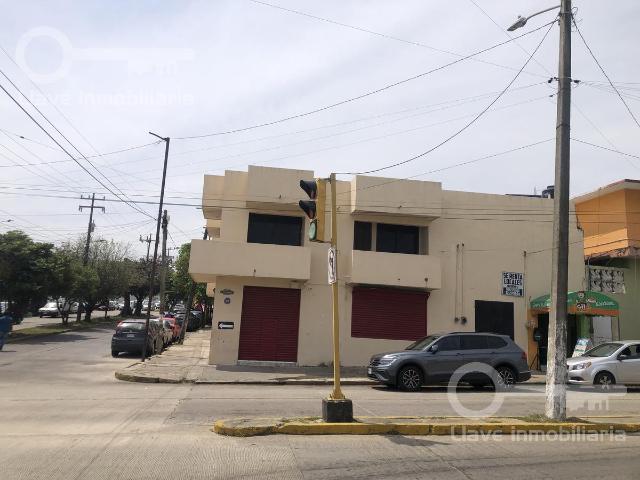Edificio Comercial en Venta en esquina de Nicol?s Bravo, Col. Centro, Coatzacoalcos, Ver