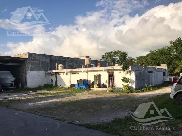 Edificio Comercial en Venta en Sm 65