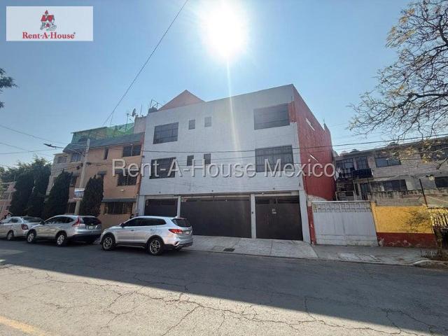 Edificio Comercial en Venta en Venustiano Carranza, Federal GIS 27 641