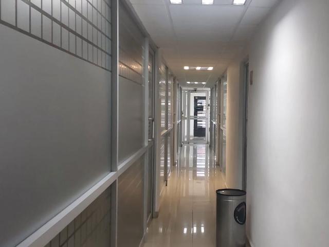Edificio Comercial Jard?n Espa?ol