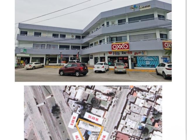 Edificio Comercial sobre Ave. Monterrey