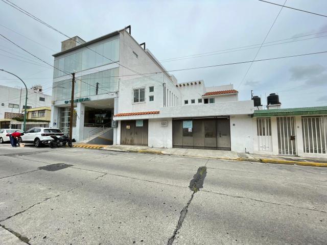 EDIFICIO COMERCIAL PARA CONSULTORIOS Y/0 LABORATORIOS EN TOLUCA, COLONIA FEDERAL