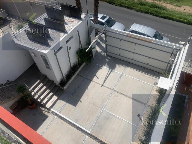Edificio Comercial Quer?taro