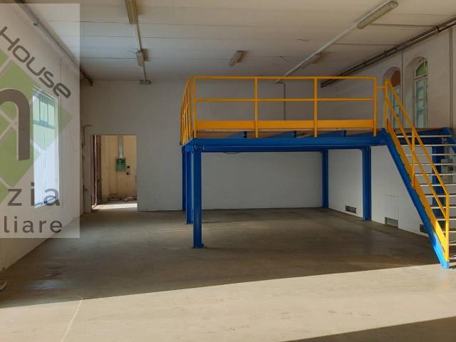 Edificio commerciale o terziario in affitto a Pieve di Bono Prezzo