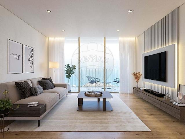 Edifício contemporâneo em fase inícial de construção com ape. 153m² Estreito De Câmara De Lobos