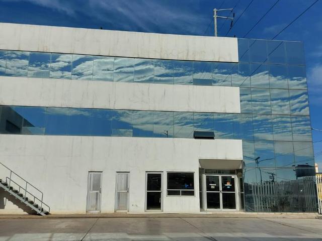 Edificio con oficinas en Renta en Mitras, Monterrey