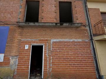 Edificio con potencial para inversores – Portillo