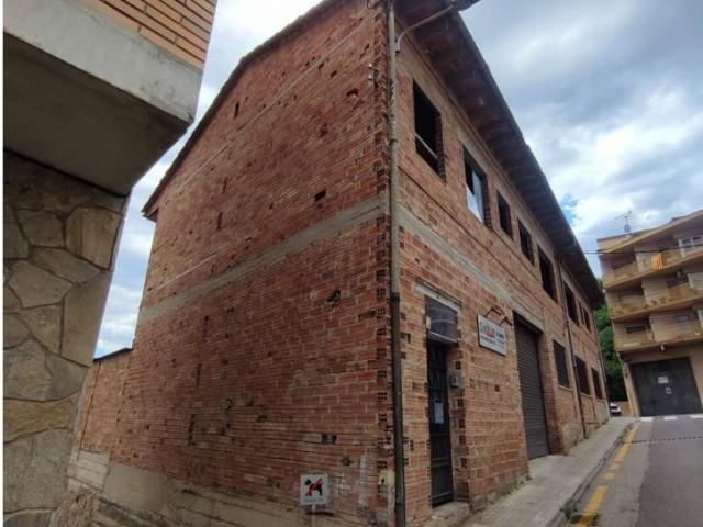 Edificio con proyecto para la construcción de viviendas