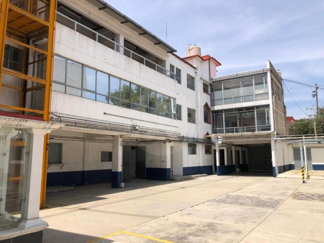 Edificio Corporativo con Amplio Estacionamiento en Renta | San Sim?n Ticumac