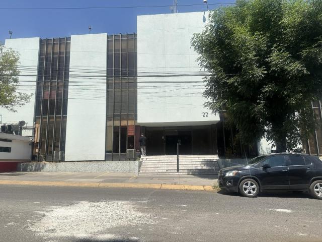 Edificio corporativo independiente de 1,778 m? con infraestructura operativa ? Naucalpan