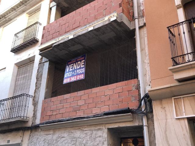 EDIFICIO DE 2 PISOS MAS 1 ATICO PENDIENTE TERMINAR OBRA TODO POR 69.000. €