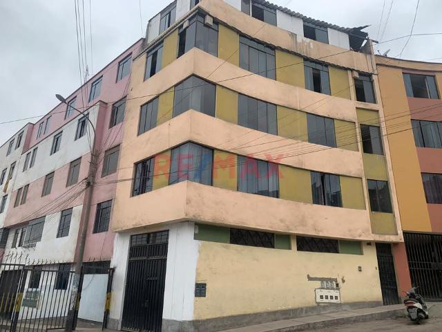 Edificio De 3 Pisos En Venta En San Juan De Lurigancho