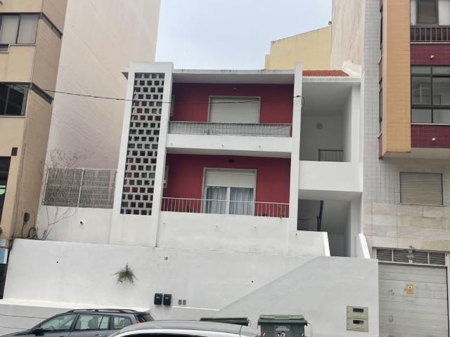 Edifício de alto padrão à venda imóvel de alto padrão Almada, Portugal
