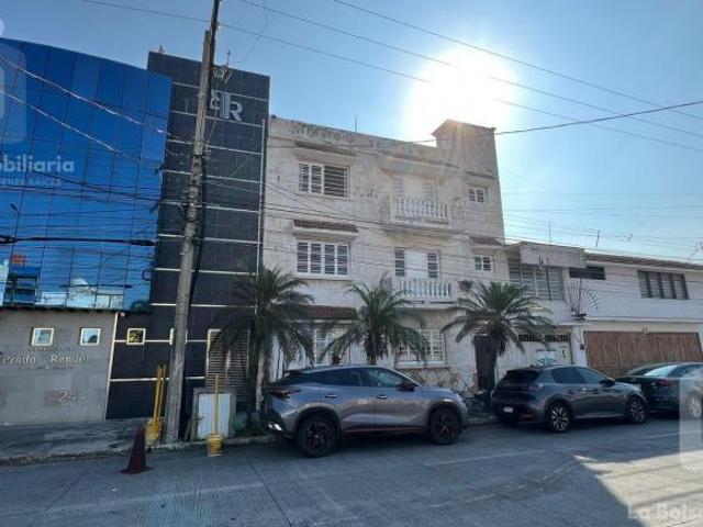 Edificio de departamentos en zona Centro