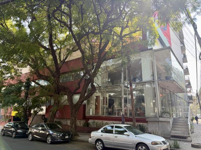 Edificio dos frentes Perif?rico Mixcoac