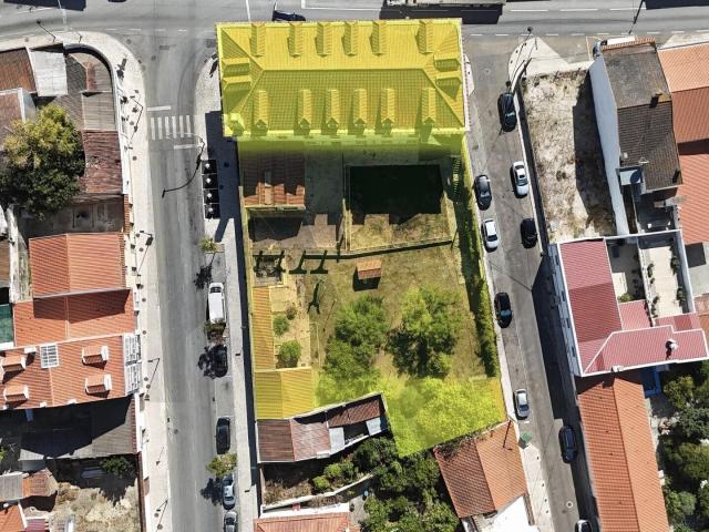 Edifício Emblemático no Coração de Almeirim 1300m² Almeirim
