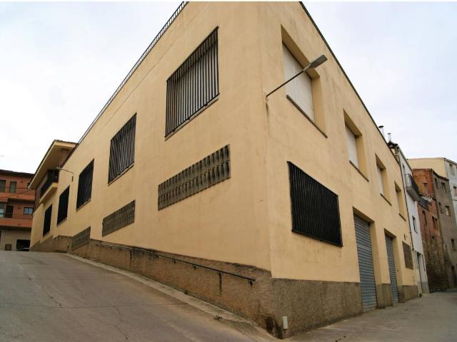 Edificio en venta con muchas posibilidades!
