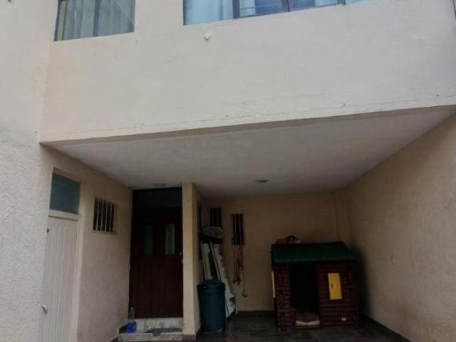 EDIFICIO EN VENTA EN COL. IZCALLI PIRÁMIDE, TLALNEPANTLA DE BAZ Ideal para escuela, clínica, oficina