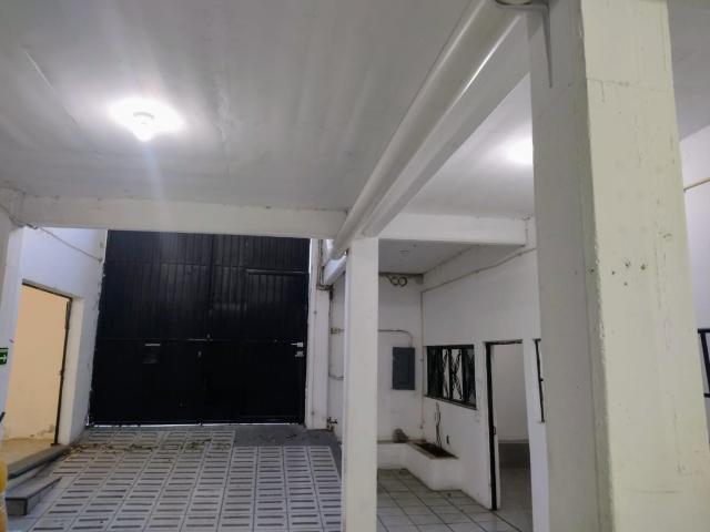 Edificio en venta en Col. Satelite, de 3 niveles