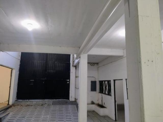 Edificio en venta en Col. Satelite, de 3 niveles