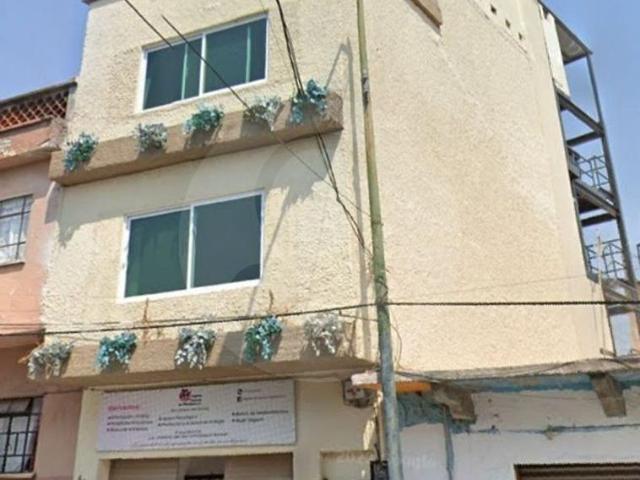 Edificio en venta en el Centro con 3 departamentos