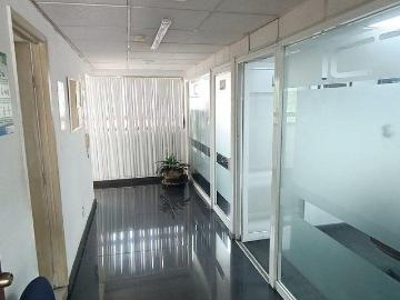 Edificio en Venta en Santa Cecilia con 16 Oficinas y ?rea de Laboratorio