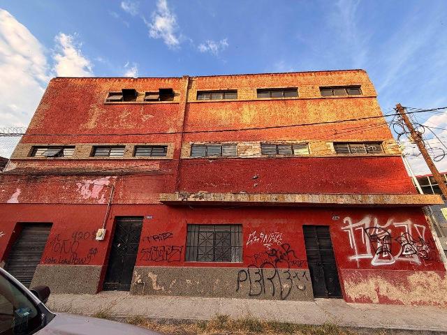 EDIFICIO EN VENTA MEZQUITAN