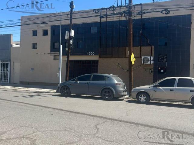 Edificio en venta o renta con amplio estacionamiento en San Felipe Chihuahua