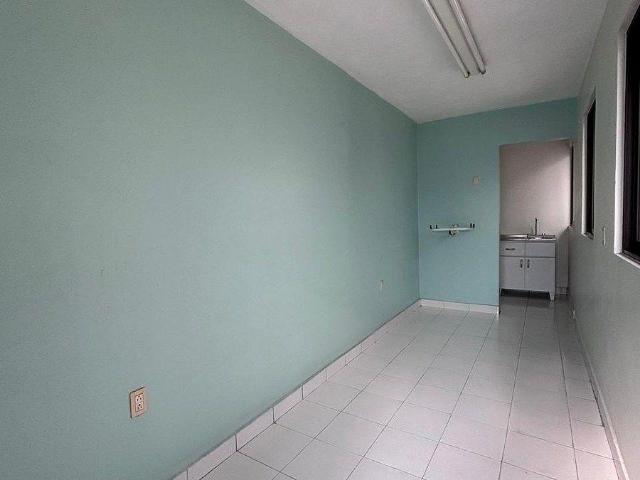 Edificio en Renta, Aurora, 13 consultorios