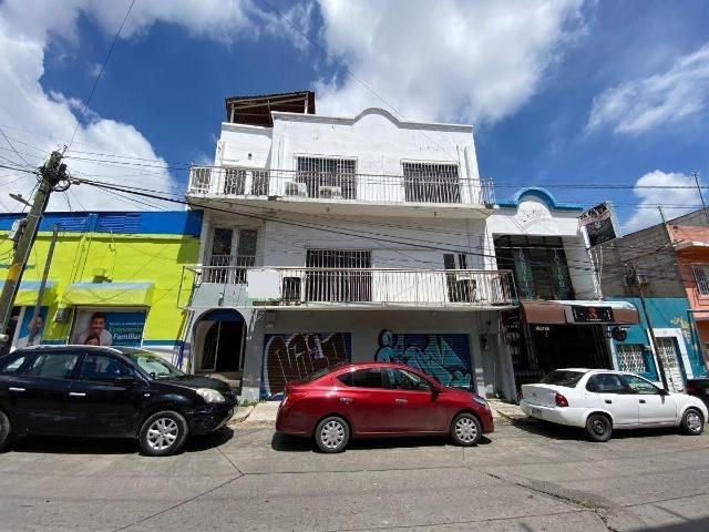 Edificio en RENTA sobre la 10a Poniente a unos metros de Avenida Central