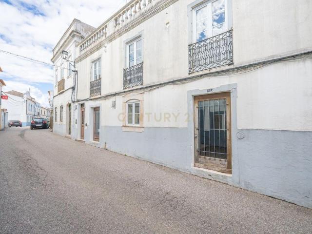 Edifício Histórico com Elevado Potencial de Investimento | S. 770m² Sousel