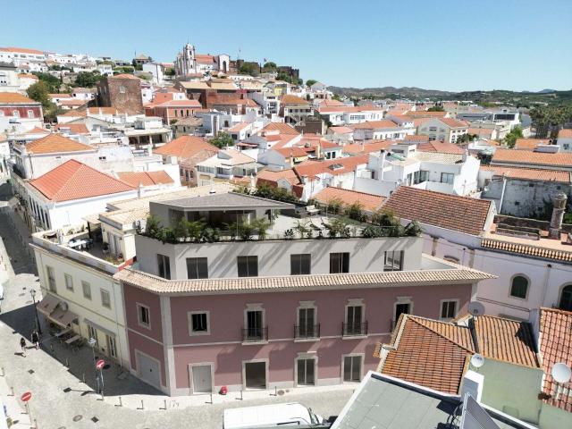 Edifício histórico com projeto de Boutique Hotel no centro d. 802m² Silves