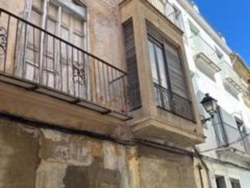 Edificio histórico para rehabilitar en el centro de Alzira