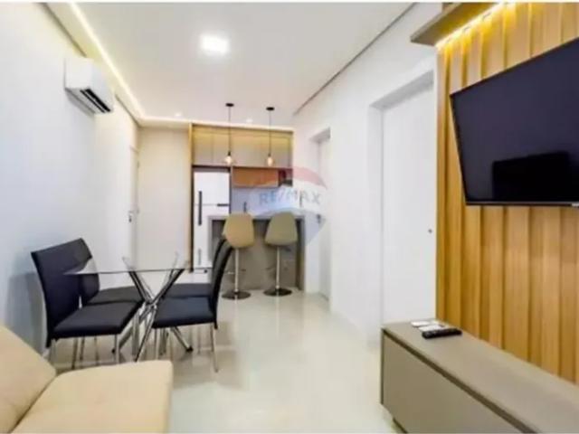 Edifício hype concept home em desocupação dia